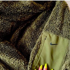 3x Nike Sherpa Pullover